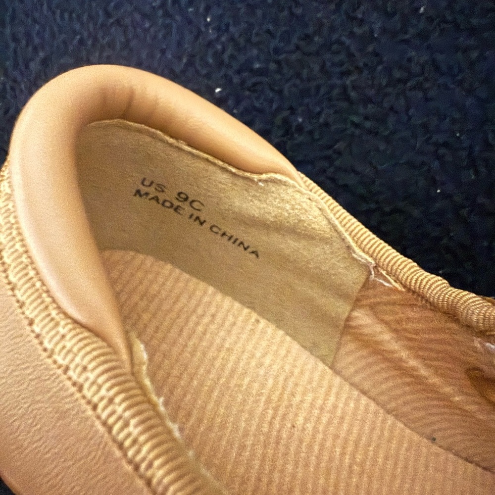 Tap Dancing Shows with Velcro Strap and Rounded Toe - Picture 7 of 7